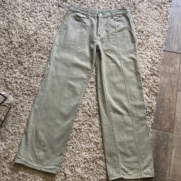Womens size L/12 cargo pants - Picture 3 of 5